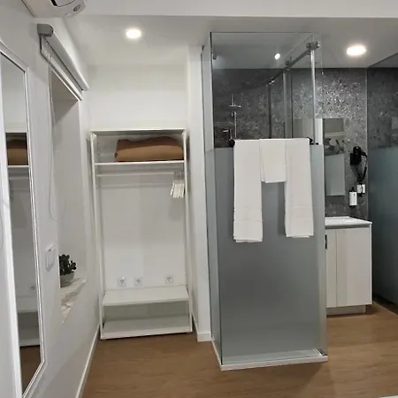 Appartement Cais 75 & *